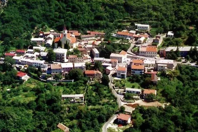 Geraeumige Duplexwohnung Mit Terrasse Und Pool Crikvenica